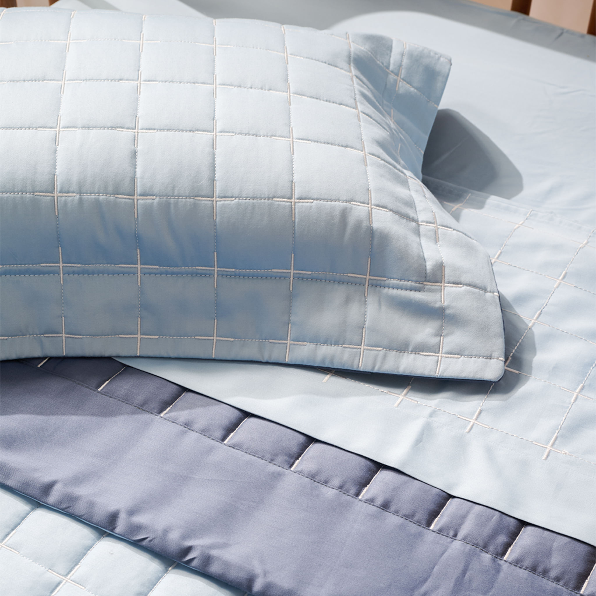 07 03 0342 Colcha Quadrilage Azul Claro Azul Escuro 002